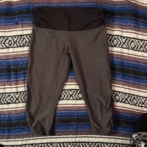 Woman’s capri shorts/pants small — Gray and Black Leggings